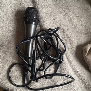 Microphone